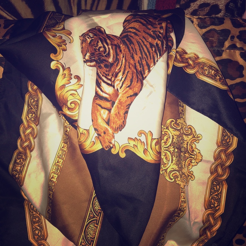 Beautiful 100% polyester scarf